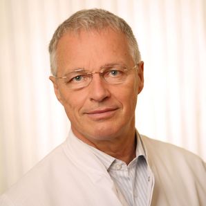 Dr. med. Michael Angerer Dr. med. Michael Angerer