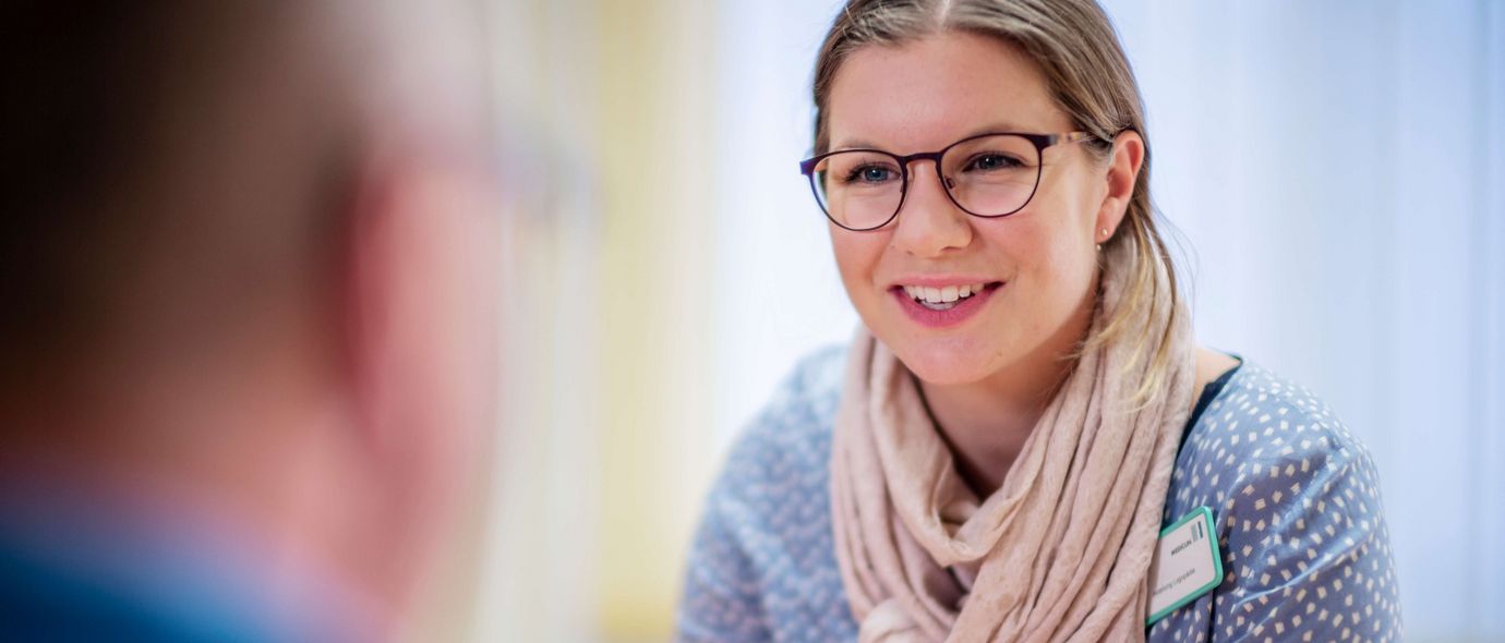Therapeutin bei der Sprachtherapie